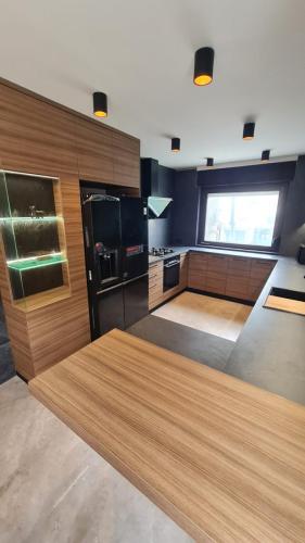 IMG-9b41539701c77d4061a359a346229291-V