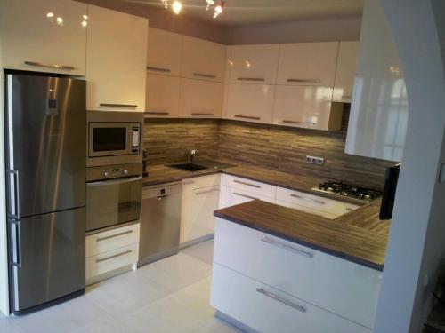 image-ebab1fb83108222c2eb76b7c1e9ae2a937572868b70b9f9e2df9243d4562066f-V